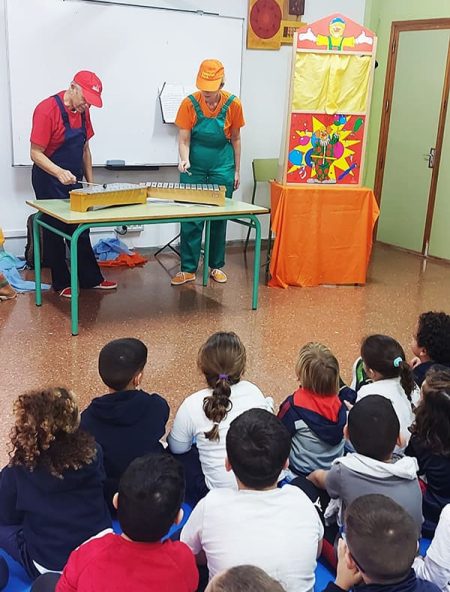 “Pequeñas canciones para pequeños espectadores”