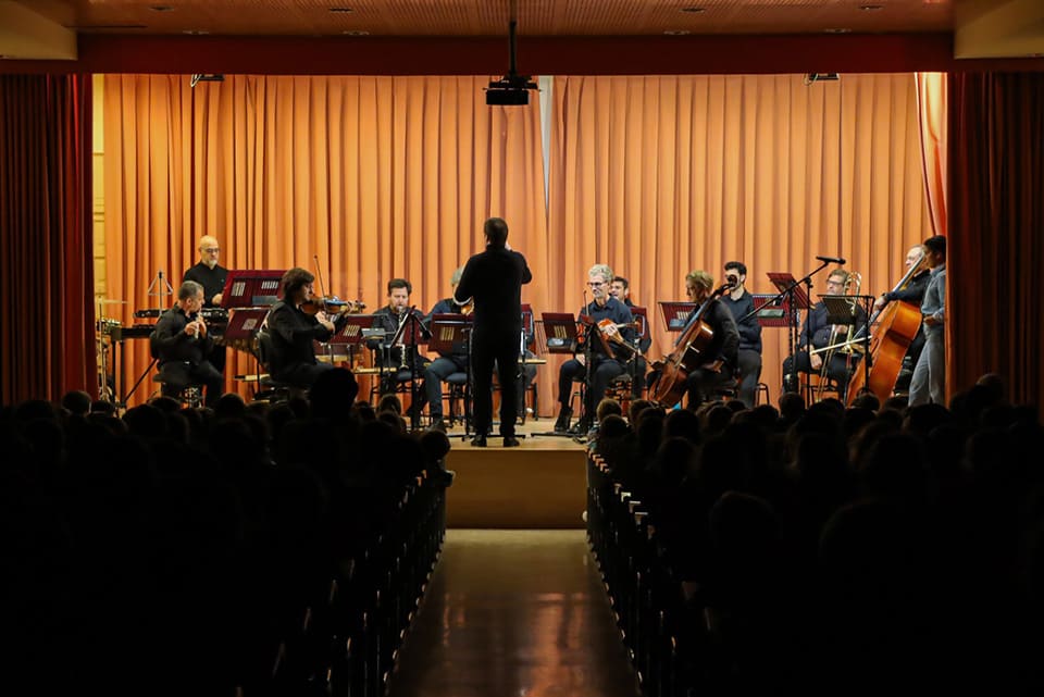 400 niños del Polígono Sur disfrutarán por primera vez de un concierto de la ROSS con «La ROSS en tu barrio»
