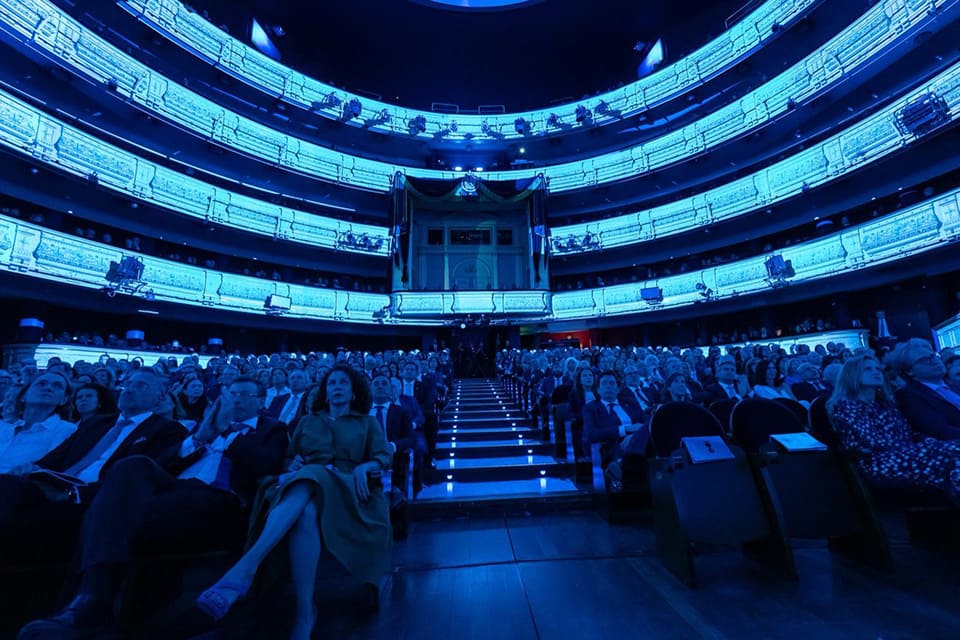 La creatividad de Igor Cortadellas deslumbra en los actos conmemorativos del Centenario de Telefónica