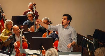 Nuno Coelho al frente de la Orquesta Ciudad de Granada dirige obras de Mozart y Sibelius