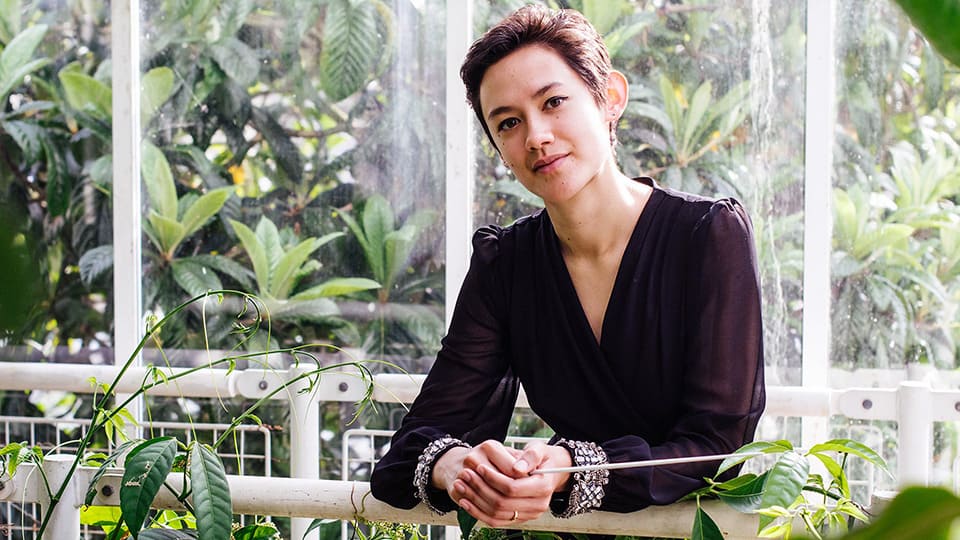 Stephanie Childress, futura principal directora invitada de la OBC, dirige el «Concierto para piano núm.2» de Chopin Stephanie Childress, futura principal directora invitada de la OBC, dirige el «Concierto para piano núm.2» de Chopin