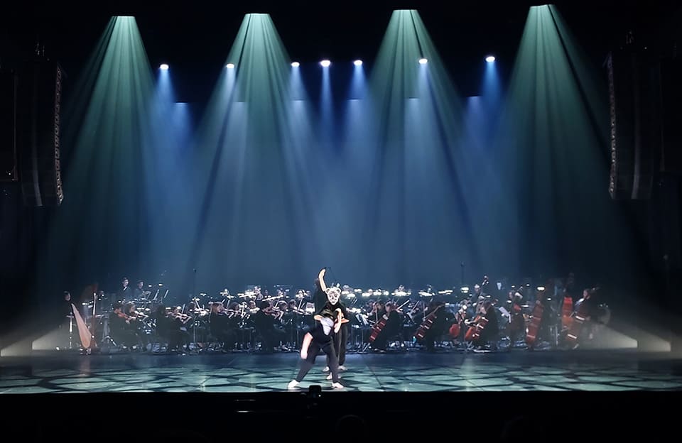Beatriz Fernández dirige a la Démos Orchestre de la Philharmonie de Paris en Marsella Beatriz Fernández dirige a la Démos Orchestre de la Philharmonie de Paris en Marsella