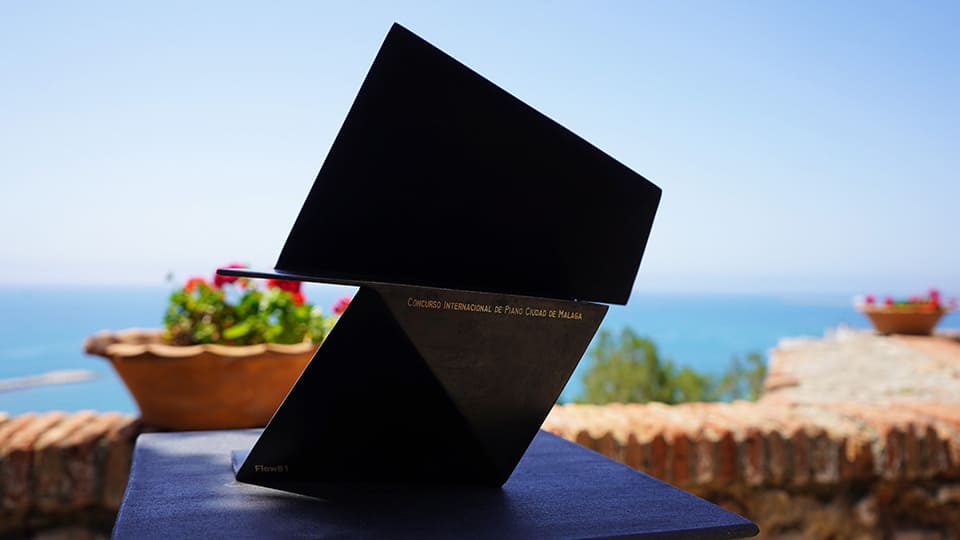 Galardonados arquitectos del estudio Flow 81 diseñan el trofeo del Concurso Internacional de Piano Ciudad de Málaga