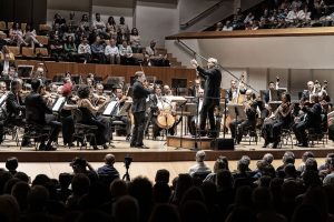 El público ya puede disfrutar del concierto de gala de los ICMA 2024 celebrado en el Palau de la Música Concierto del 12 de abril – © Live Music Valencia