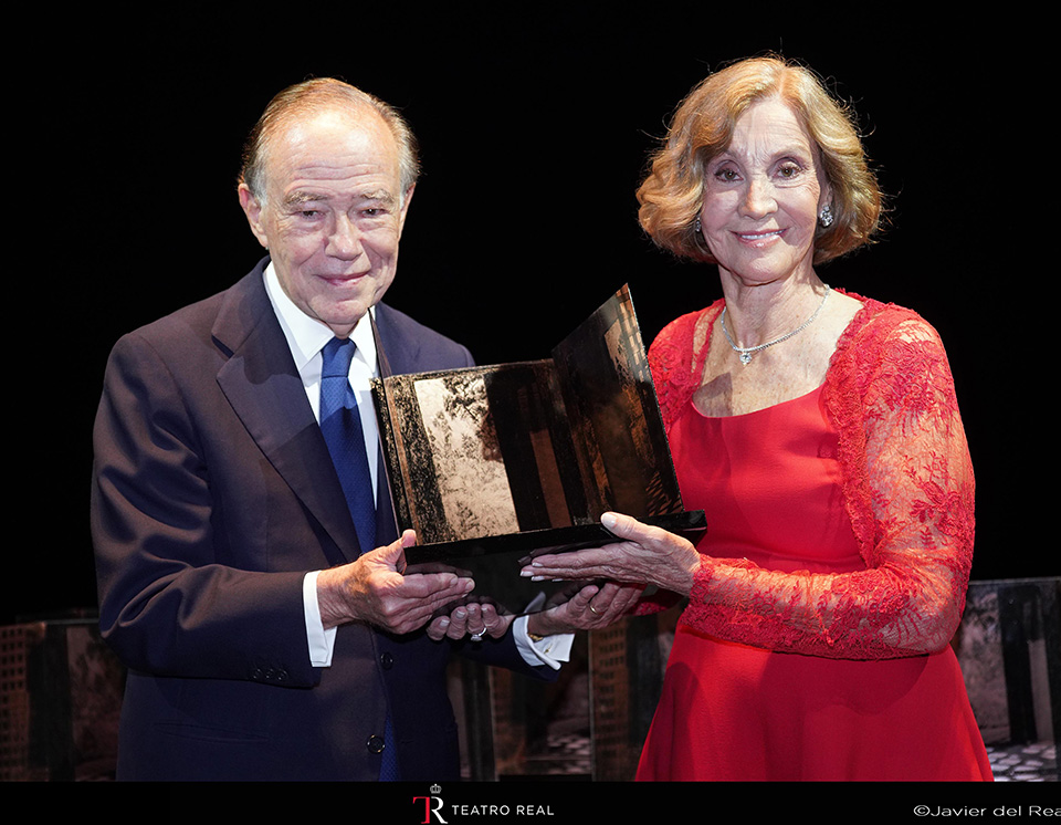 El Teatro Real entrega sus premios en emotiva gala