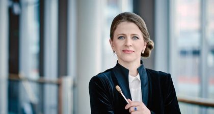 La directora Kristina Poska debuta con la Orquesta Nacional de España con obras de Tally, Martinů y Beethoven