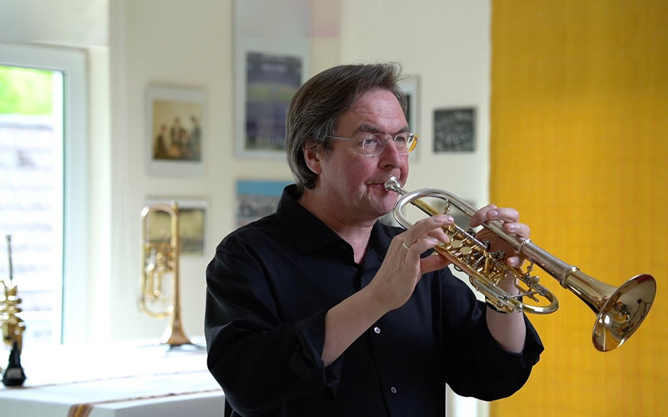 Matthias Höfs y el Ensemble de Metales de la OV realizan un sorprendente viaje musical