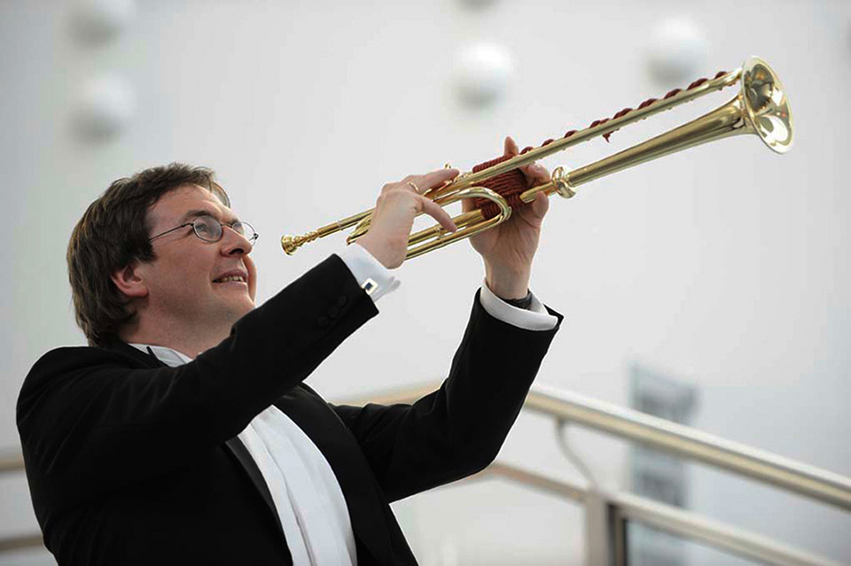 Matthias Höfs y el Ensemble de Metales de la OV realizan un sorprendente viaje musical