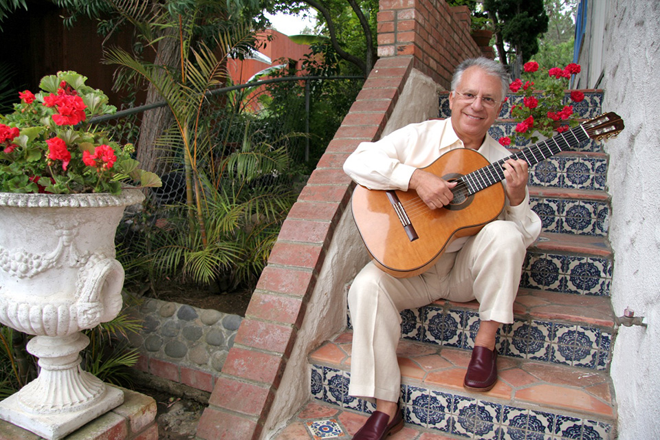 El guitarrista Pepe Romero clausurará en Les Arts el Concurso Internacional de Guitarra Alhambra El guitarrista Pepe Romero clausurará en Les Arts el Concurso Internacional de Guitarra Alhambra