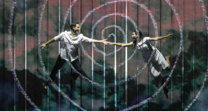 Les Arts estrena la aclamada y sorprendente producción de Simon McBurney de "La flauta mágica"