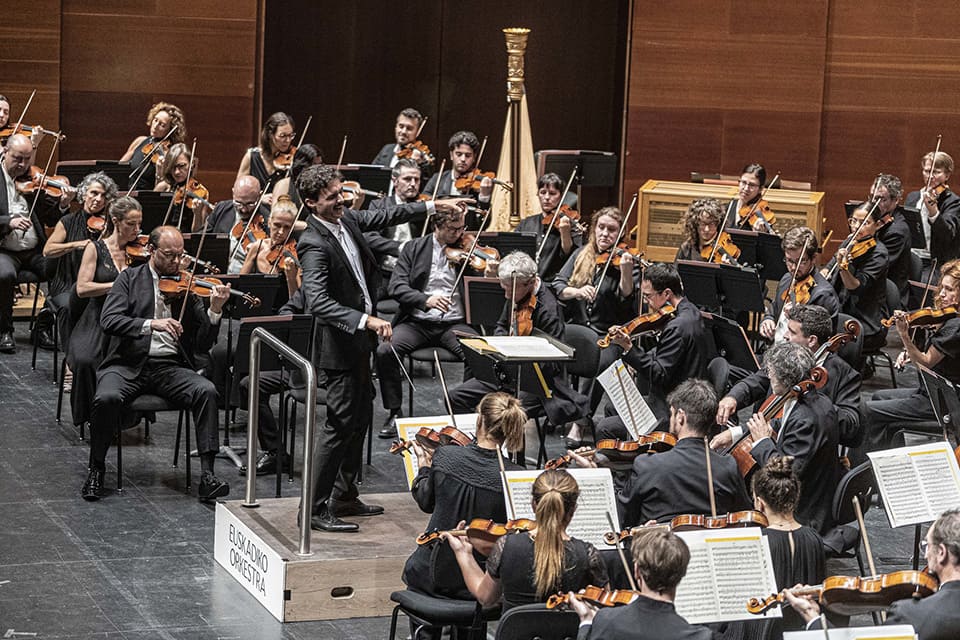 Alumnado de dirección de orquesta de Musikene ha estrenado el pódium de Euskadiko Orkestra