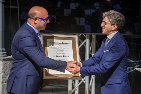 Riccardo Frizza, nombrado Caballero de la República por su contribución a la música italiana Riccardo Frizza & Gianluca Cappelli Bigazzi