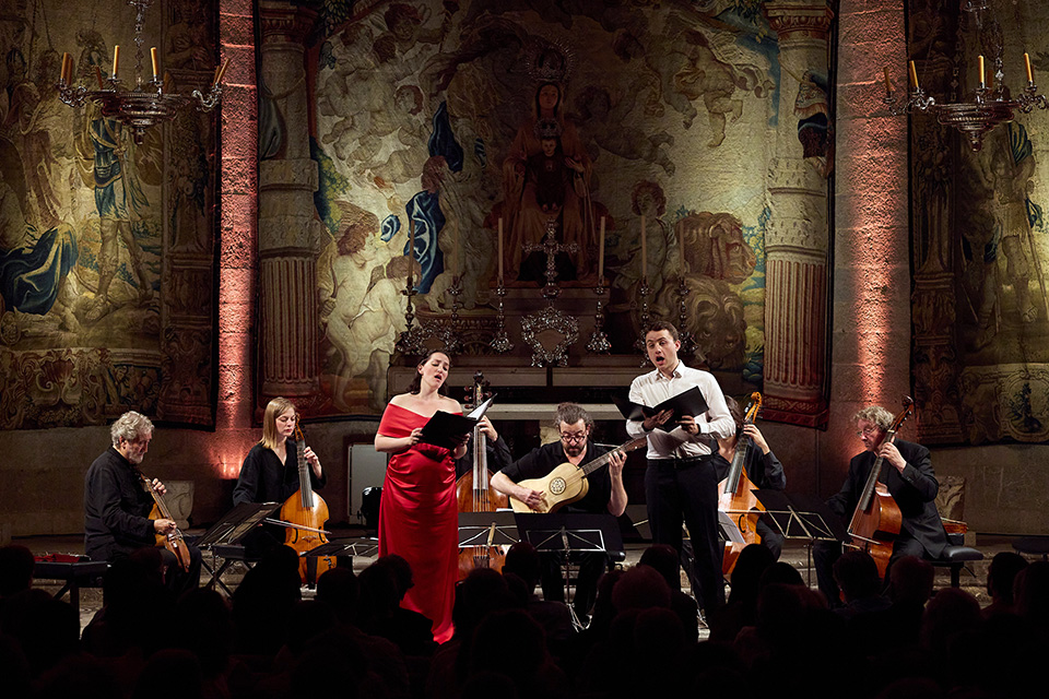 Jordi Savall guía con maestría el viaje del público del Festival Perelada por la Inglaterra de la Edad de Oro Jordi Savall guía con maestría el viaje del público del Festival Perelada por la Inglaterra de la Edad de Oro