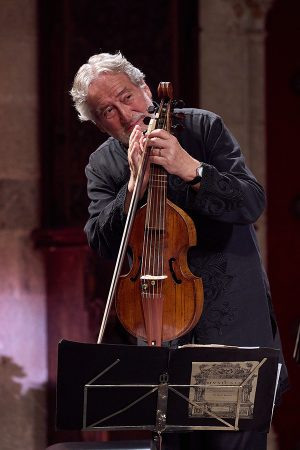Jordi Savall guía con maestría el viaje del público del Festival Perelada por la Inglaterra de la Edad de Oro Jordi Savall