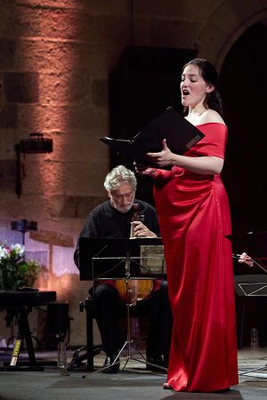 Jordi Savall guía con maestría el viaje del público del Festival Perelada por la Inglaterra de la Edad de Oro Jordi Savall en Peralada