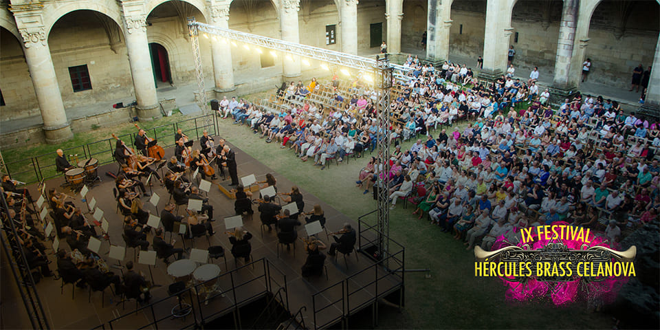La Real Filharmonía de Galicia actúa en el Festival Hércules Brass en Celanova bajo la batuta del director Sebastian Zinca