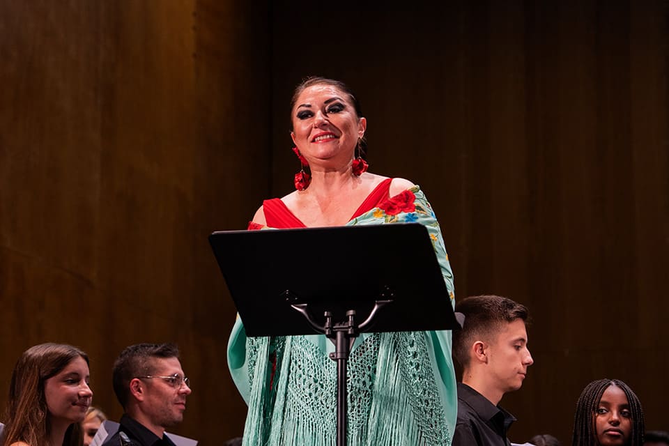 La Orquesta Filarmónica de Requena se reúne con «Dos divas y un barítono»