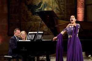 Sara Blanch y Paolo Bordogna ofrecen una espléndida velada “Rossiniana” veraniega en el Festival Perelada Sara Blanch