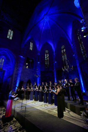 El Cor de Cambra del Palau de la Música interpreta un diálogo brillante en el Festival Perelada Cor de Cambra del Palau de la Música en Peralada – © Toti Ferrer