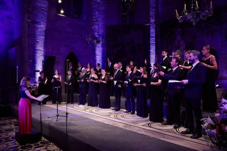 El Cor de Cambra del Palau de la Música interpreta un diálogo brillante en el Festival Perelada Cor de Cambra del Palau de la Música en Peralada – © Toti Ferrer