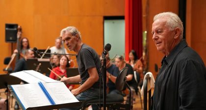 La Real Filharmonía de Galicia actúa en Vigo junto al cantante Víctor Manuel en su gira sinfónica