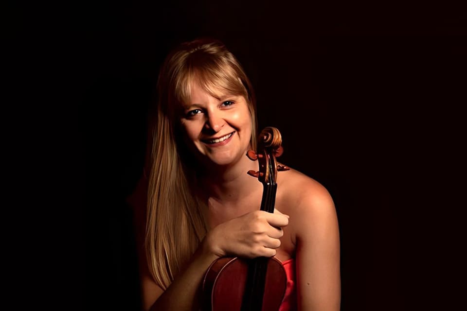 Un concierto íntimo bajo la dirección de la concertino Alexa Farré en el segundo programa de abono de la ROSS