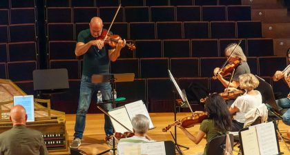 Gordan Nikolic inaugura el Espacio Barroco de la Orquesta Ciudad de Granada