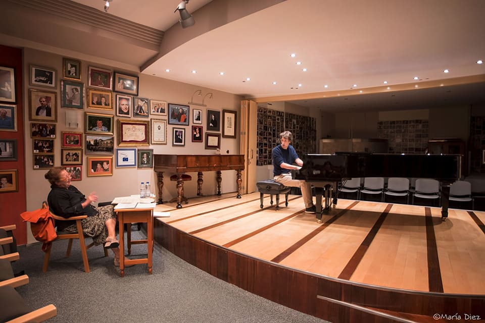 Nota de agradecimiento y reconocimiento a los artífices del Curso para Pianistas, Directores y Orquesta durante estos 20 años