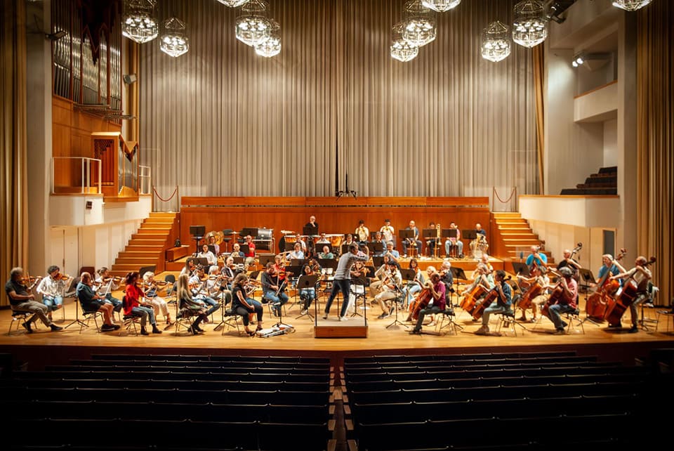 La OCG inicia el ciclo «Espacio Dvorák» con su Concierto para cello y la Octava Sinfonía bajo dirección de Lucas Macías