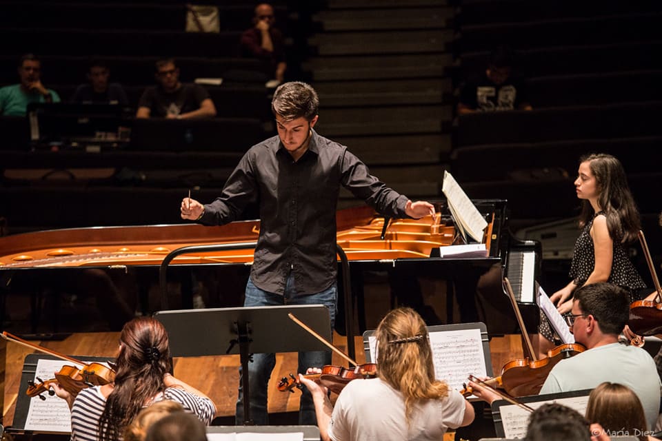 Nota de agradecimiento y reconocimiento a los artífices del Curso para Pianistas, Directores y Orquesta durante estos 20 años