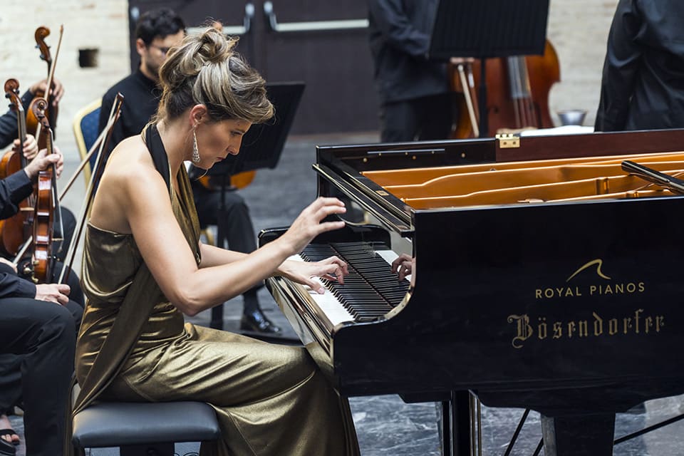 María Dolores Gaitán estrena su nuevo vídeo musical “Rapsodia Sinfónica”