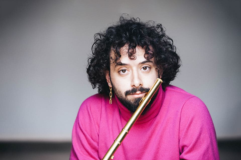 El flautista Stathis Karapanos debuta con la Orquesta de Extremadura como solista invitado