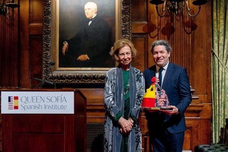 S. M. Reina Sofía.y Gustavo Dudamel