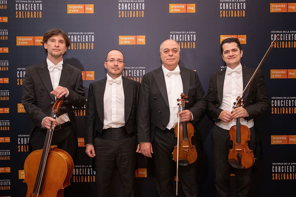 El Teatro Monumental acogió el concierto solidario de la Orquesta Sinfónica y Coro RTVE por las víctimas de la DANA