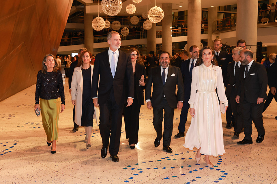 ABAO Bilbao Opera recibe la visita de los Reyes Don Felipe XI y Doña Letizia en Il Trittico