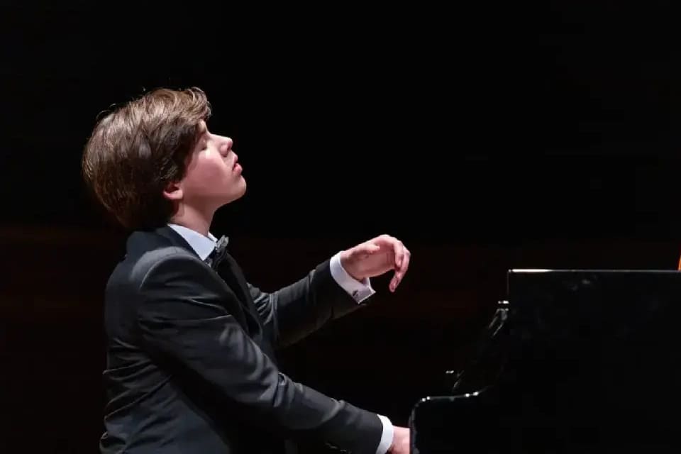 Concierto debut de Guillermo Harnández, con la Sonata de los Adioses, en La Filarmónica