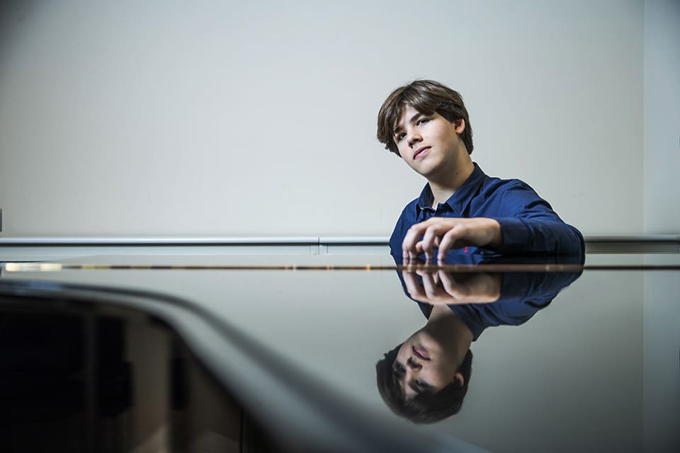 Concierto debut de Guillermo Harnández, con la Sonata de los Adioses, en La Filarmónica