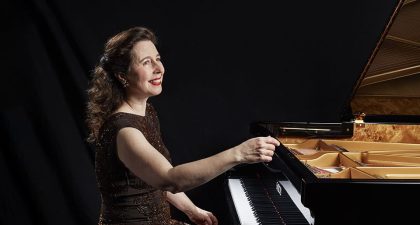 Bach, según Angela Hewitt y la Orquesta de Extremadura