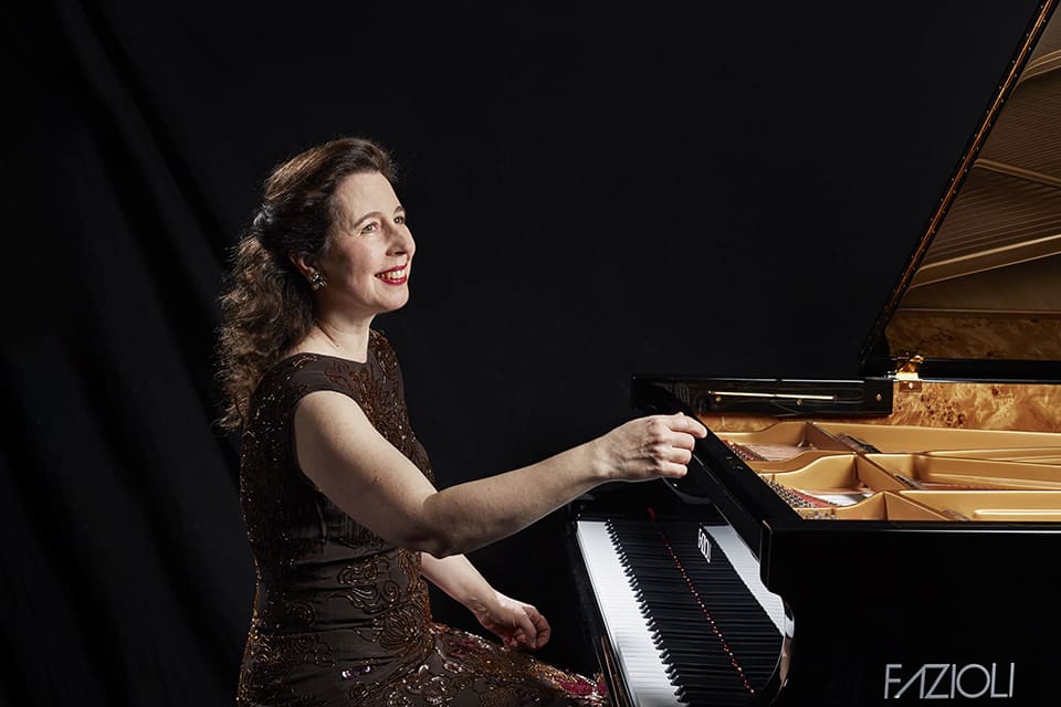 Bach, según Angela Hewitt y la Orquesta de Extremadura