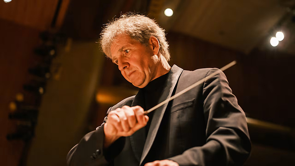 La Orquesta Sinfónica de Castilla y León dirigida por Thierry Fischer ofrecerá esta semana dos sinfonías de Beethoven y Chaikovski