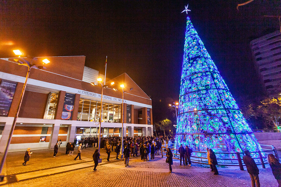 "Singing Europe" bajo la dirección de Silvia Sanz en el Ciclo Sinfónico Coral del Auditorio Nacional. Celebra la música y la cultura europea.