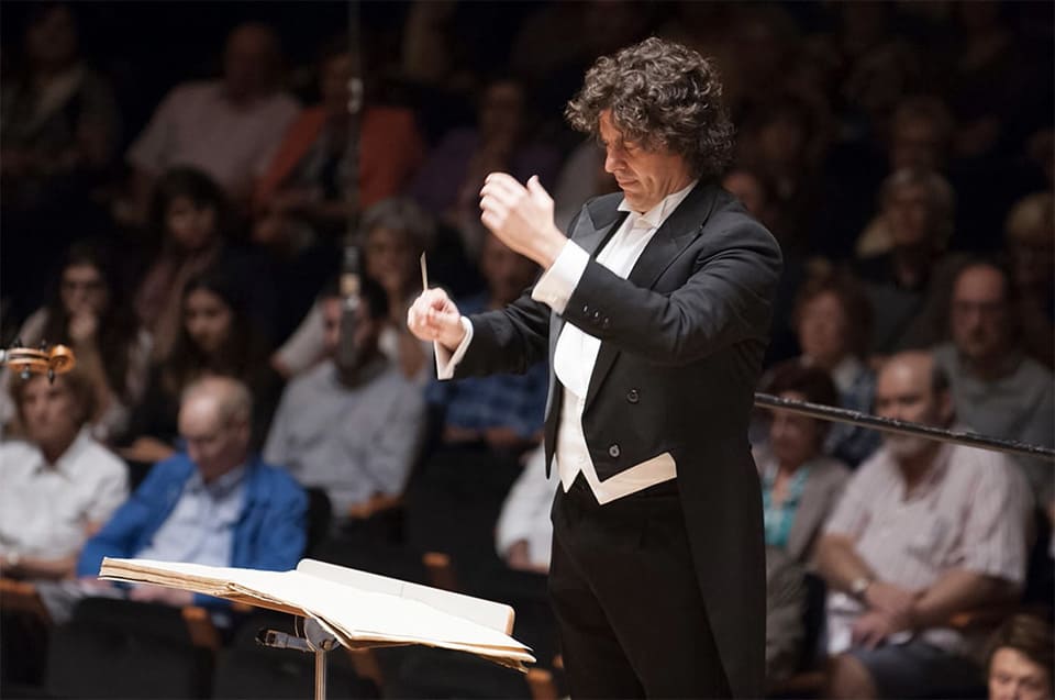 ESMAR ofrece más de 100.000 euros en becas para jóvenes músicos de Enseñanzas Superiores, apoyando su desarrollo artístico y profesional.