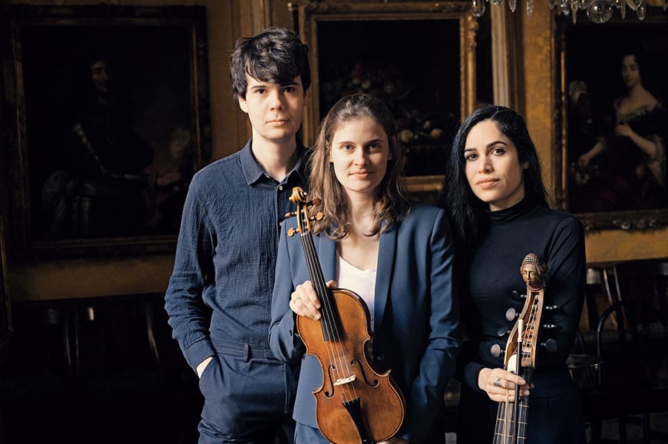 Música compuesta por mujeres a través de tres conciertos únicos en los Teatros del Canal de Madrid. Disfruta de sonatas, danzas y repertorios olvidados de los siglos XVII y XVIII.