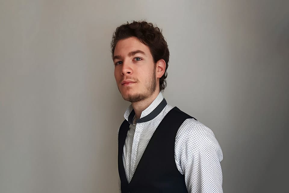 Ciclo de conciertos en la Sala Eutherpe con pianistas internacionales de renombre. Una oportunidad única para disfrutar de la música clásica.