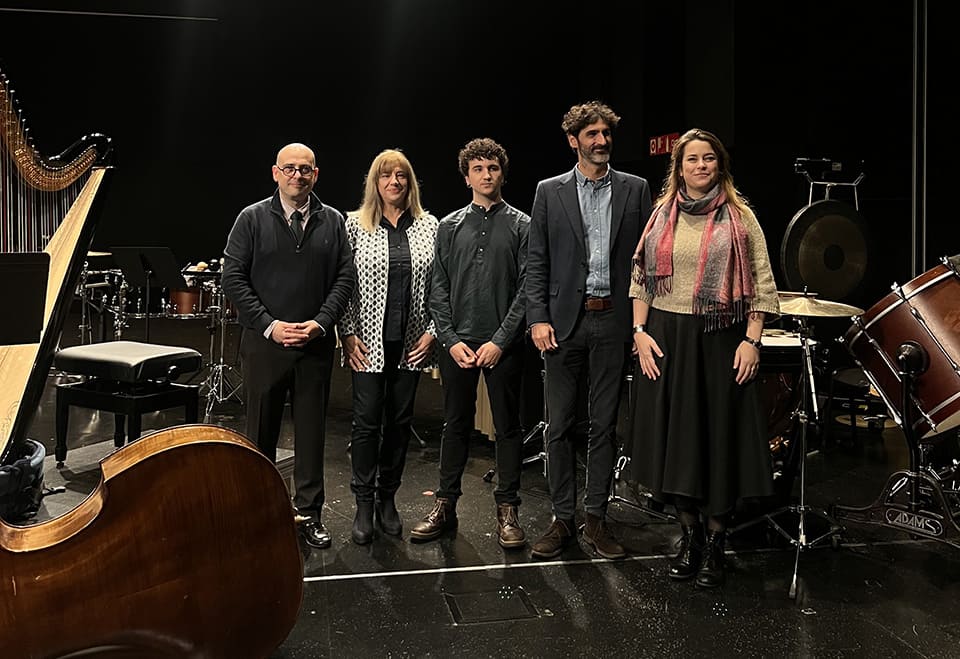 Musikene Sinfonietta en concierto exclusivo que honra a Eduardo Chillida en su centenario, una experiencia única para los amantes del arte.