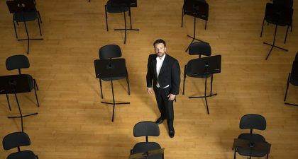 Les Arts comunica que James Gaffigan finalizará su etapa como director musical tras concluir la Temporada 2024-2025