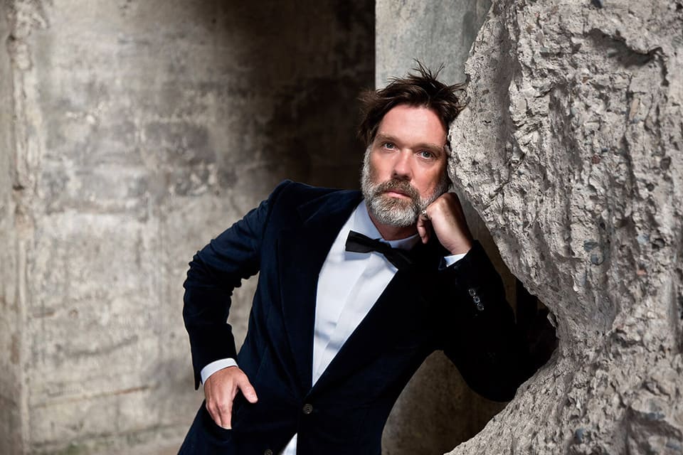 Vive una experiencia única en el concierto Dream Requiem de Rufus Wainwright en el Auditori de Barcelona. Disfruta de la música en vivo de uno de los compositores más destacados.
