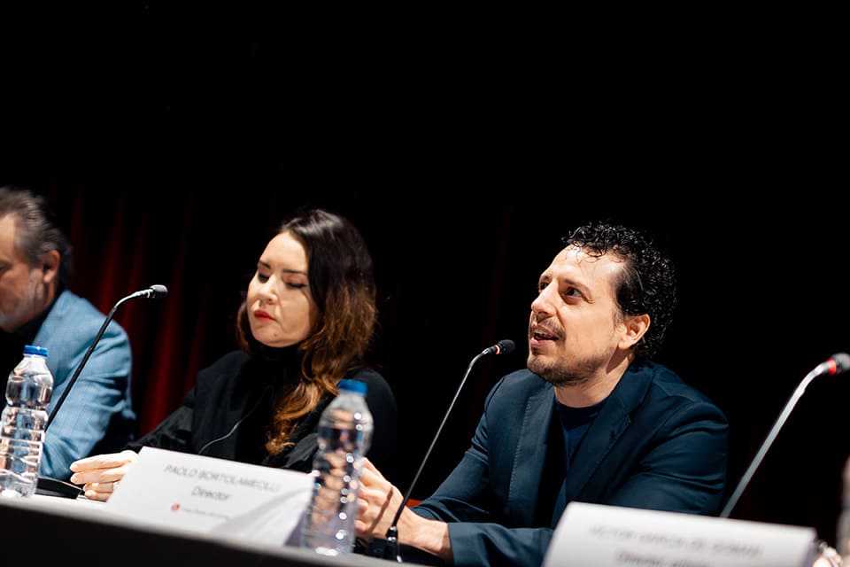 Paolo Bortolameolli presenta "Madama Butterfly" de Puccini. Producción orientalista, donde delicadeza y emoción se entrelazan en cada nota.