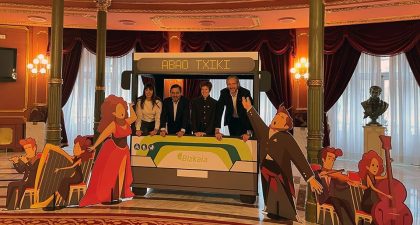 La Diputación Foral de Bizkaia y ABAO Txiki presentan nuevo photocall en 3D en las funciones de temporada