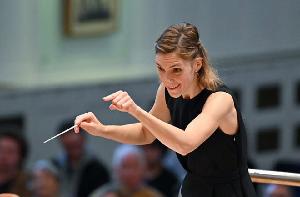 Chloé van Soeterstède lidera el próximo concierto de la Real Filharmonía de Galicia, ofreciendo una experiencia musical única e inolvidable.